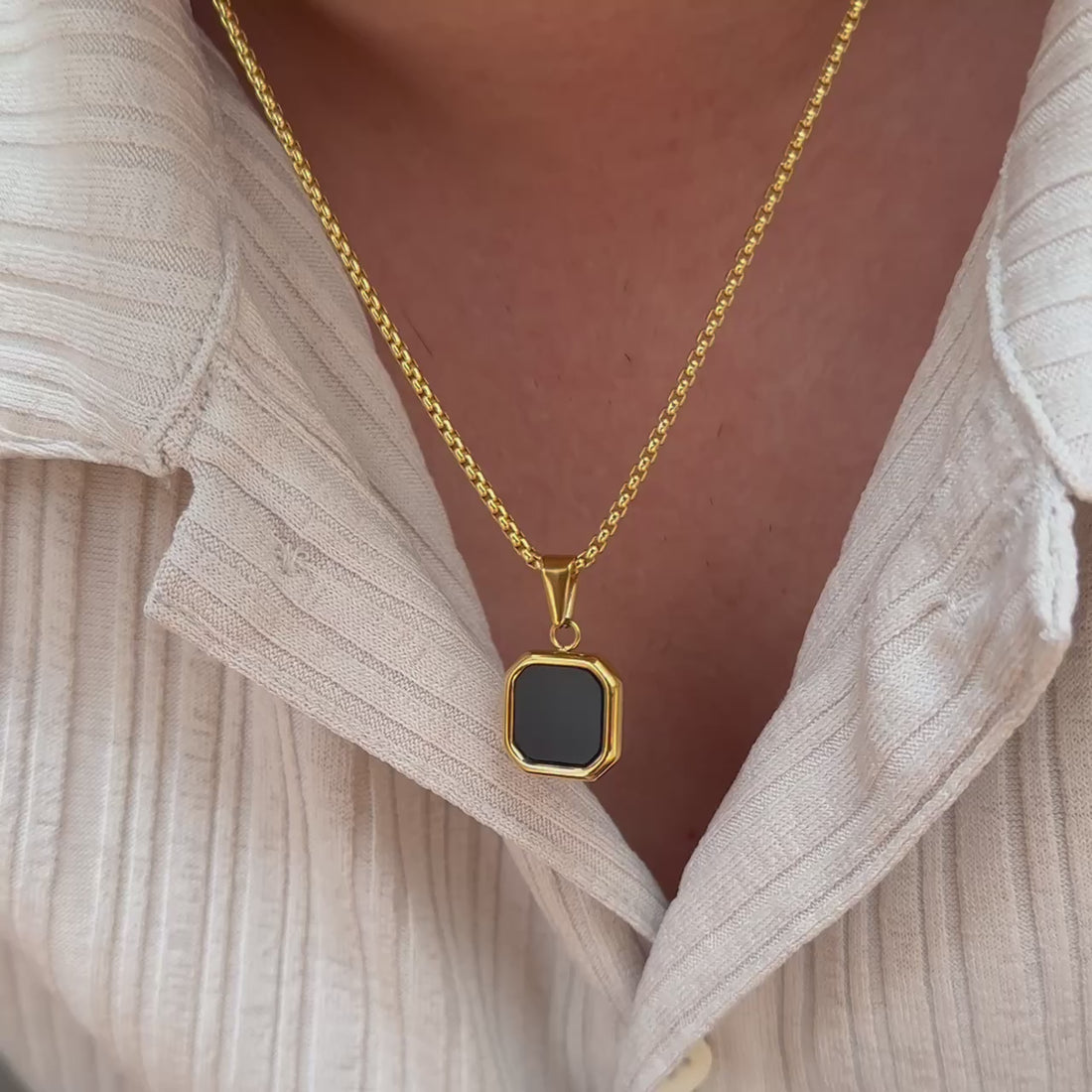 GOLD BLACK ONYX PENDANT NECKLACE