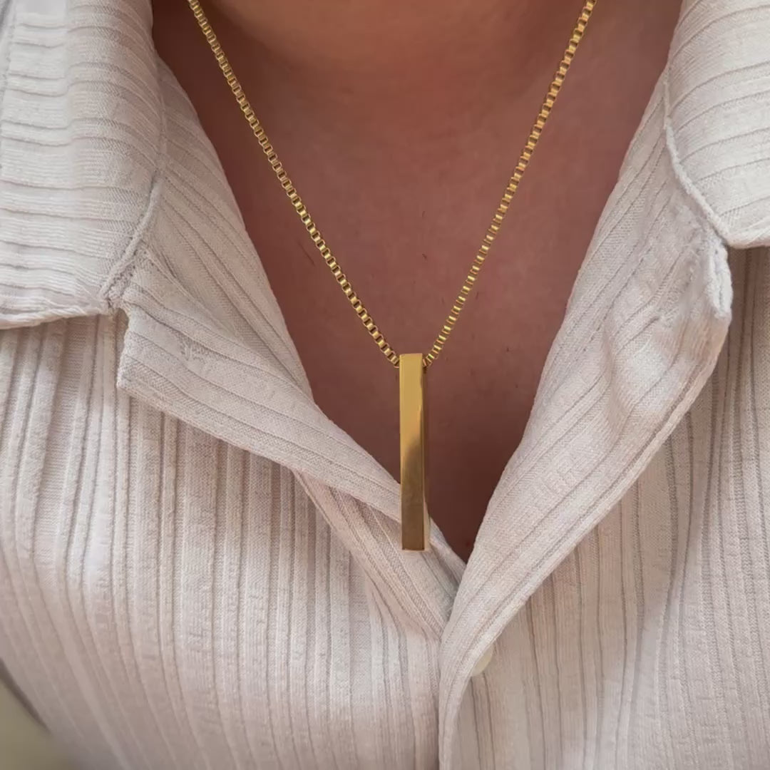 GOLD BAR PENDANT NECKLACE