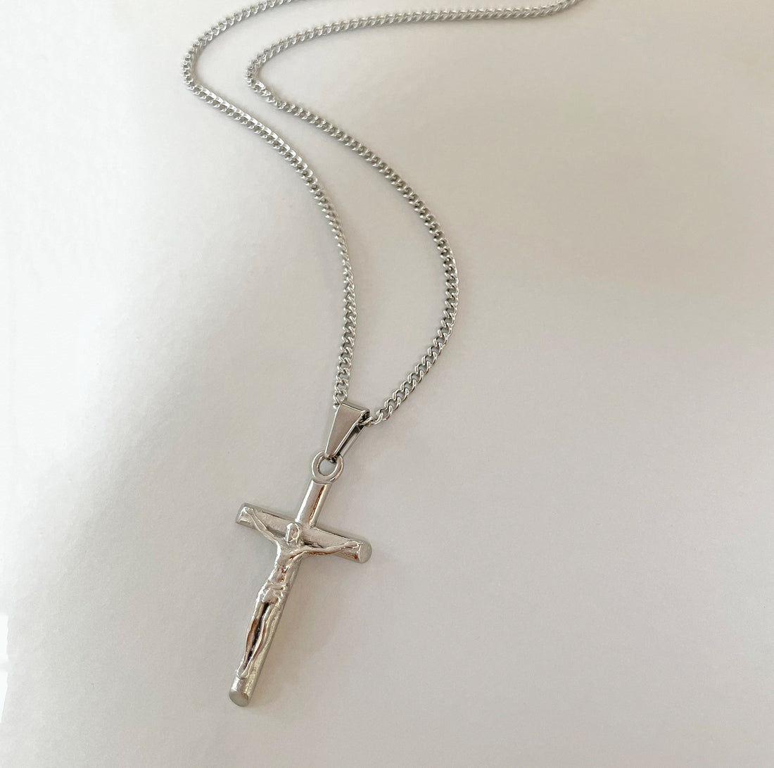 SILVER JESUS CROSS PENDANT NECKLACE